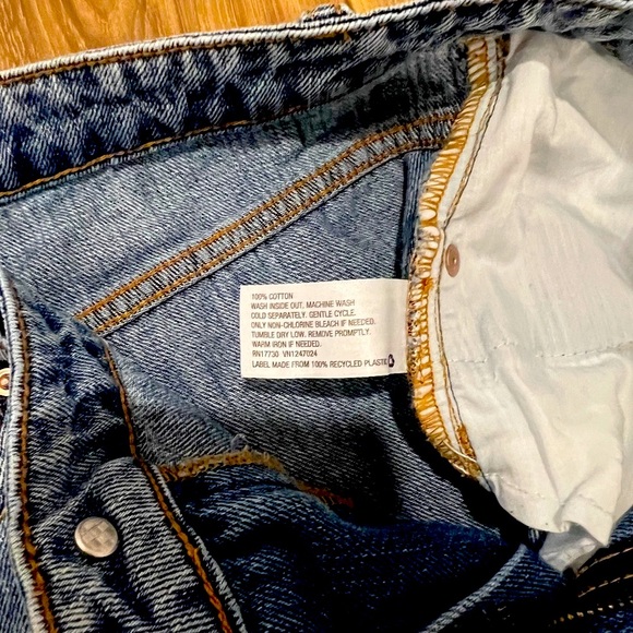 NWOT Wild Fable High Waist Denim Cut Off Shorts Size 6 Light Blue - Picture 3 of 3